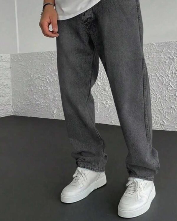 Μοντέρνο ανδρικό τζιν παντελόνι σε σικ γκρι απόχρωση